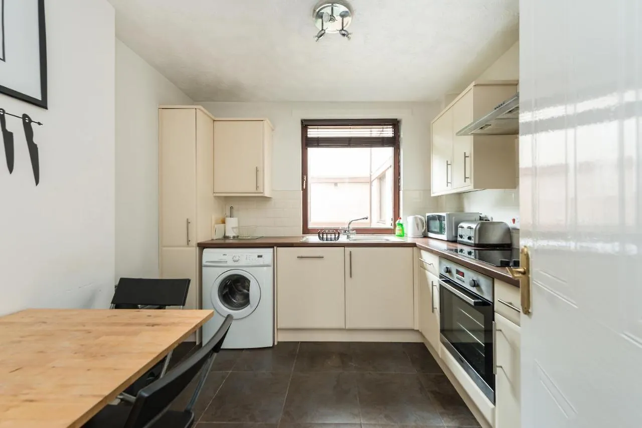 Waterside Apartment Edinburgh