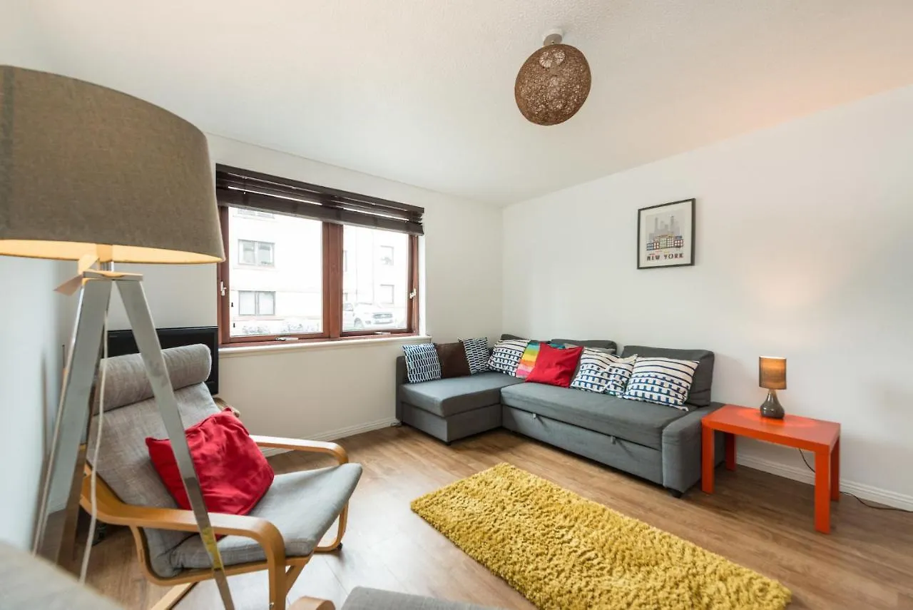 Waterside Apartment Edinburgh Birleşik Krallık