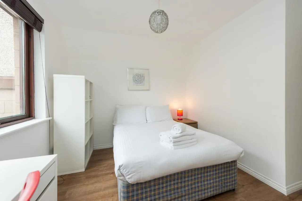 Waterside Apartment Edinburgh