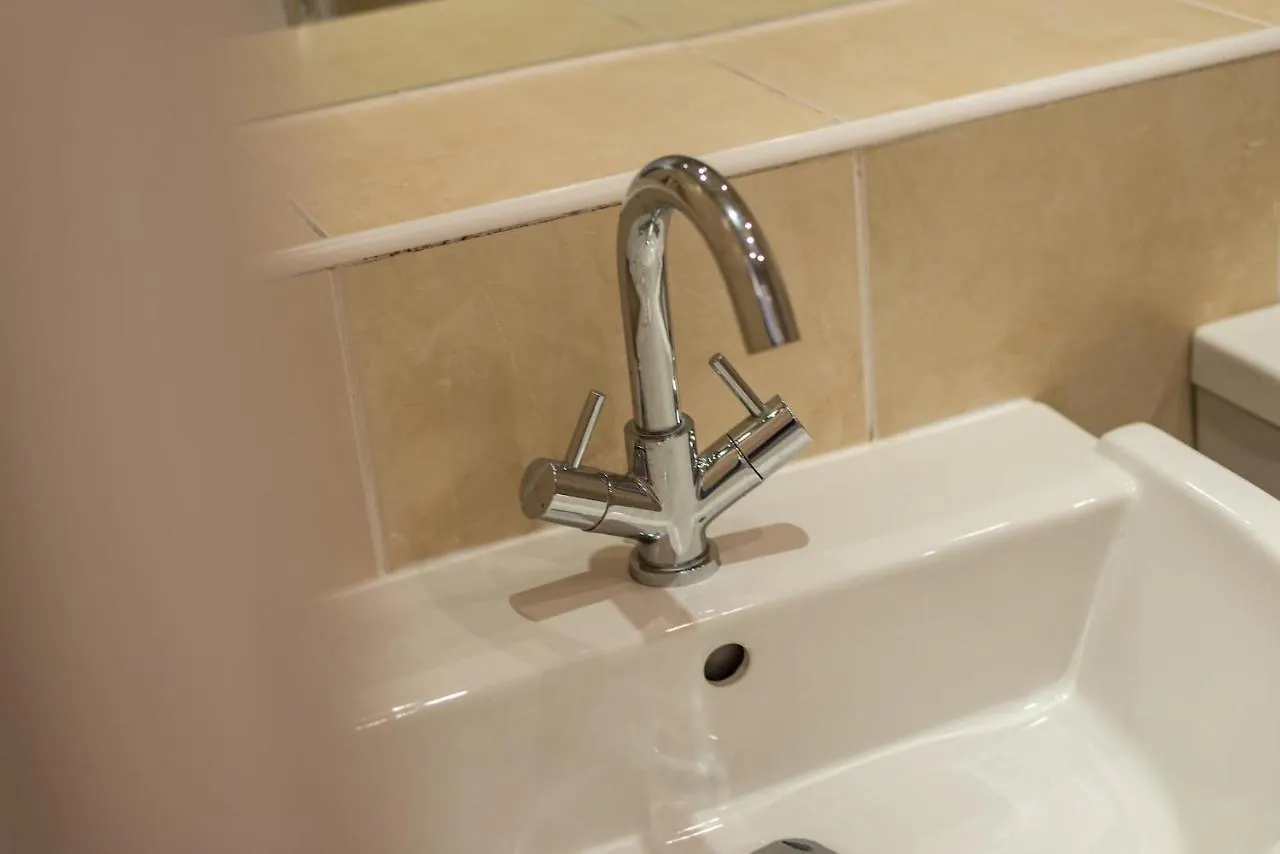 Waterside Apartment Edinburgh